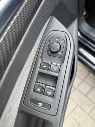 Volkswagen Golf Volkswagen Golf 2.0 TSI R 4Motion|Akrapovic|Panorama|Performance - afbeelding nr 55