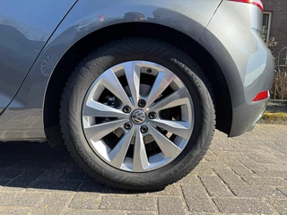 Volkswagen Golf Airco/5-Deurs/Alu wielen - afbeelding nr 35