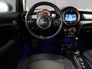 MINI Cooper MINI Cooper Mini 1.5 Pepper [APPLE CARPLAY, SFEERVERLICHTING, CRUISE CONTROL, CLIMATE CONTROL, KEYLESS START, NAVIGATIE, NIEUWSTAAT] - afbeelding nr 4