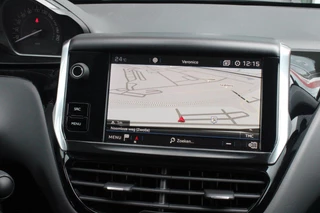Peugeot 208 Peugeot 208 1.2 110PK AUTOMAAT SIGNATURE | NAVIGATIE | APPLE CARPLAY/ANDROID AUTO | PARKEERSENSOREN | DAB+ RADIO | LICHTMETALEN VELGEN | GETINTE RUITEN | CLIMATE CONTROL | CRUISE CONTROL | - afbeelding nr 23