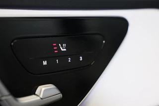 Mercedes-Benz C-Klasse Mercedes-Benz C-klasse 300 e AMG 63 Look / 360 Camera / Acc / Lane Assist / Elek Stoelen / Leder / Open Pano / Dode Hoek / 20 Inc - afbeelding nr 14