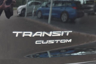 Ford Transit Custom Keurige nette en luxe Ford Transit Custom, slechts 47.000km !. Airco, schuifdeur li+re, LM wielen, stoel-, spiegel- en voorraamverw., side en lane assist, 3-zits, navigatie, telefoonvoorb., camera, pdc v+a, cruise cntrl etc. - afbeelding nr 32