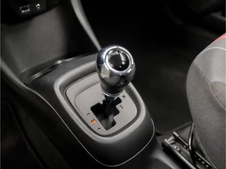 Peugeot 108 Peugeot 108 1.0 VTi Sport Automaat (AIRCO, LM VELGEN, SPORTSTOELEN, ELEK RAMEN, XENON, BLUETOOTH, NIEUWE APK, NIEUWSTAAT) - afbeelding nr 10
