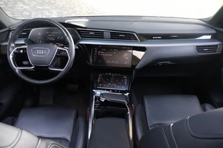 Audi e-tron Audi e-tron e-tron 55 q. adv. I Geen Import I Schuifdak I Stoelverwarming - afbeelding nr 3