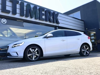 Volvo V40 Volvo V40 1.5 T3 Polar+ Sport R-Design, Pano, Cam, Standkachel, dealer onderhoud - afbeelding nr 25