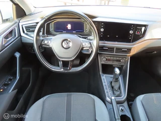 Volkswagen Polo Volkswagen Polo 1.0 TSI Highline/Automaat/virtueel/carplay/pdc/nav/17