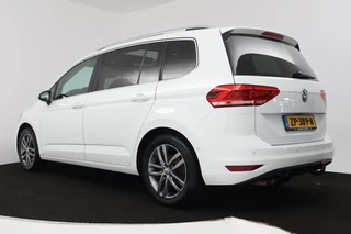 Volkswagen Touran Volkswagen Touran 1.4 TSI Highline 7p (PANORAMADAK, PARKEERSENSOREN, TREKHAAK, STOELVERWARMING, NAVI, CARPLAY, CRUISE CONTROL) - afbeelding nr 5