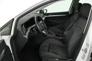 Volkswagen Golf Volkswagen Golf 1.0 eTSI Life | Camera | Adaptive cruise |  Memory | Full LED | Carplay | Side Assist | Park Assist | Sfeerverlichting | DAB - afbeelding nr 4