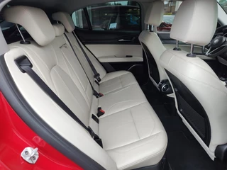 Alfa Romeo Stelvio Alfa Romeo Stelvio 2.0 T AWD Q4 SUPER AUT. Leder | Dodehoeksens. | Elek. achterklep | Camera - afbeelding nr 10
