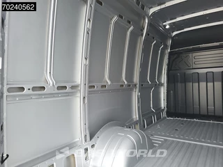 Iveco Daily Iveco Daily 35C18 180PK Automaat Dubbellucht L2H2 ACC Navi Camera 12m3 Airco - afbeelding nr 18