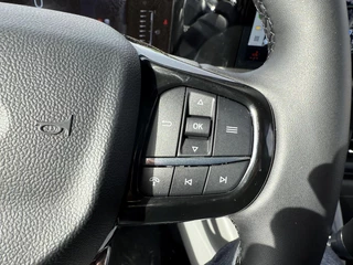 Ford Transit Custom Ford Transit Custom 300 2.0 TDCI L2H1 Limited DC | SCI | 136pk | Artisan Red | Dubbele Cabine | Trekhaak | Dubbele Schuifdeur | Bijrijdersstoel | Sidesteps | Bumperpakket | Zwarte velgen  | Stoelverwarming | Camera - afbeelding nr 11