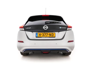 Nissan Leaf Nissan Leaf N-Connecta 40 kWh (INCL-BTW)  Aut. *ADAPTIVE-CRUISE | NAVI-FULLMAP | SURROUND-VIEW | CARPLAY | KEYLESS | BLIND-SPOT |  DIGI-COCKPIT | COMFORT-SEATS | DAB | ECC | PDC | HEATED-SEATS | 17