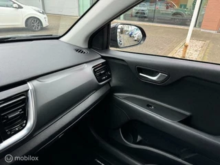 Kia Stonic Kia Stonic 1.0 T-GDI DynamicPlusLine Automaat  16 inch velgen & banden , Navigatie , Bluetooth  Priveglas , Electr. inklapbare spiegels , Parkeerhulp achter - afbeelding nr 30