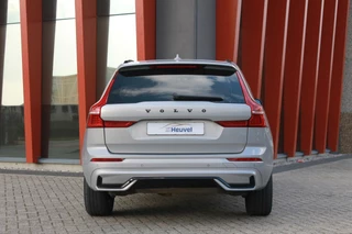 Volvo XC60 Volvo XC60 T6 Recharge AWD Plus Dark | Longe Range | Panoramadak | Parkeercamera | Glossy Black - afbeelding nr 4