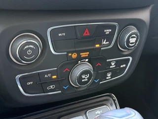 Jeep Compass Jeep Compass 1.3T Night Eagle Liberty Edition | Camera | Climate Control | 19'' Inch - afbeelding nr 25