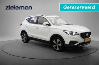 MG ZS Luxury 45 kWh - Panorama, Carplay, Leer, Camera, Stoelverw. SOH 91% GERESERVEERD