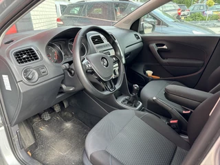 Volkswagen Polo Volkswagen Polo 1.0 BlueMotion Edition 1STE EIG / CARPLAY / NAVI / AIRCO / BLUETOOTH / CRUISE / NL-AUTO - afbeelding nr 4