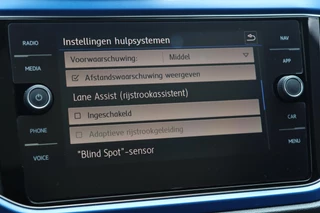 Volkswagen T-Roc Volkswagen T-Roc 1.5 TSI / PANODAK / VIRTUAL / DODEHOEK / ACC / CAMERA - afbeelding nr 15