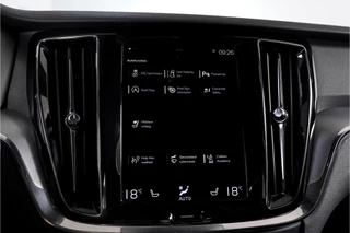 Volvo V60 Volvo V60 2.0 B3 163 PK Essential Edition - Automaat | Dig. Cockpit | Cruise | Stoel-+Stuurverw. | PDC | NAV + App. Connect | ECC | Elek. Klep | DAB | LM 17