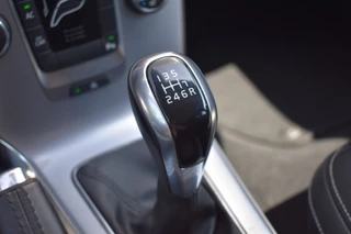 Volvo V40 Volvo V40 2.0 D2 NORDIC+ / P.CAM. / STOEL+VOORRUIT VERW. / STANDKACHEL - afbeelding nr 28