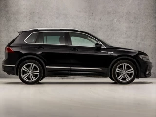 Volkswagen Tiguan 150Pk Automaat (PANORAMADAK, DIGITAL COCKPIT, APPLE CARPLAY, ELEK SPORTSTOELEN, LEDER, STOELVERWARMING, CAMERA, GETINT GLAS, KEYLESS, LED, ELEK ACHTERKLEP, PARKEER ASSISTENT, NIEUWSTAAT) - afbeelding nr 4