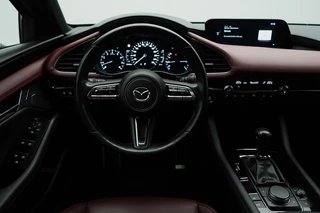 Mazda 3 Mazda 3 2.0 e-SkyActiv-X Luxury automaat i-Activesense pakket met Sunroof en rood leer pakket : dealer onderhouden en 24 maanden verlengde garantie - afbeelding nr 24