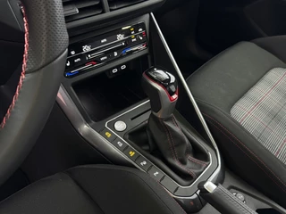 Volkswagen Polo Volkswagen Polo 2.0 TSI GTI 207PK PANO IQ LED/GRILL CAMERA STOELVERW ADAP.CRUIS ZWARTE.HEMEL 18'' LMV BEATS AUDIO 