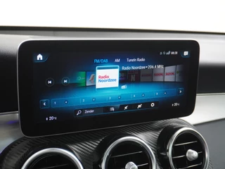 Mercedes-Benz GLC Mercedes-Benz GLC 300e AMG // Panoramadak // Burmester // 360 Camera // Keyless // Carbon // Sfeerverlichting // Carplay - afbeelding nr 31