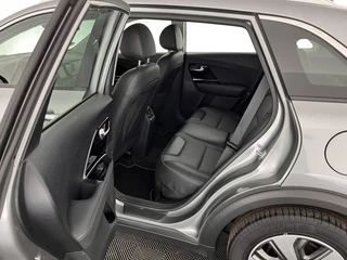 Kia Niro Kia Niro 1.6 GDi Hybrid ExecutiveLine Aut. *LEATHER-FABRIC | NAVI-FULLMAP | KEYLESS | CAMERA | COMFORT-SEATS | DIGI-COCKPIT | LANE-ASSIST | ECC | CARPLAY | PDC | 16''ALU* - afbeelding nr 9