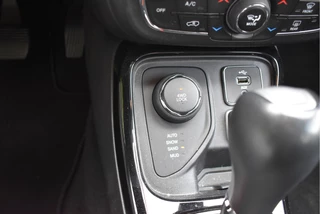Jeep Compass | Navigatie | Bluetooth | Climate Contr | Cruise Contr | LM-Velgen | Netjes - afbeelding nr 40