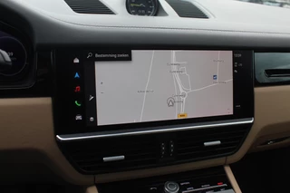 Porsche Cayenne Porsche Cayenne 3.0 E-Hybrid Platinum Edition / Trekhaak / Panoramadak / 360Camera / 22'' / Matrix LED / Luchtvering / Sportdesign / Sportchrono / Keyless / Stoelventilatie / Stuurverwarming / Dodehoek / DAB / ACC - afbeelding nr 25