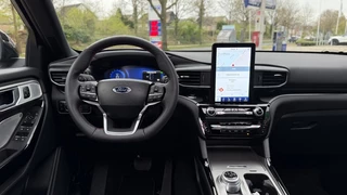 Ford Explorer Ford Explorer 3.0 V6 EB PHEV ST-LINE / SMOKE PACK / TREKHAAK / RODE REMKLAUWEN - afbeelding nr 25