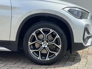 BMW X1 BMW X1 SDrive18i High Executive Trekhaak Navigatie Led verlichting Clima Cruise Panorama - afbeelding nr 37