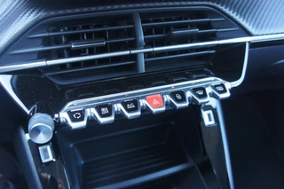 Peugeot 208 Peugeot 208 1.2 Automaat CarPlay|Cruise|Navigatie|PDC|Velgen - afbeelding nr 10