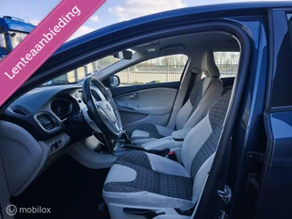 Volvo V40 Volvo V40 2.0 T2 / Dealer onderhouden / Zeer Netjes ! - afbeelding nr 10
