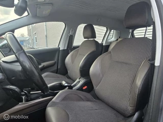 Peugeot 2008 Peugeot 2008 1.2 PureTech Allure |AUT | Navi | Trekhaak - afbeelding nr 17