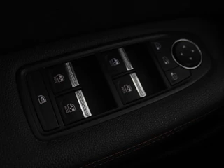 Renault Captur Renault Captur 1.6 E-Tech Hybrid 145 Initiale Paris | Leder |  Stoel & stuurverwarming | Camera | Full LED | Park Assist | Carplay | BOSE Sound - afbeelding nr 32