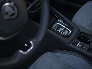Škoda Octavia | Matrix LED | Lodge Interieur | Chrome pakket | Stoel-, Stuur- & voorruitverwarming | Navi 13inch | Wireless App-connect | El. achterklep m.sensor | ACC | Winterpakket - afbeelding nr 38