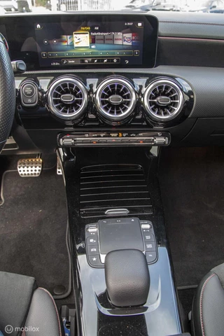Mercedes-Benz CLA Mercedes CLA-klasse 200 AMG Line PANODAK/LEER/CAMERA - afbeelding nr 13