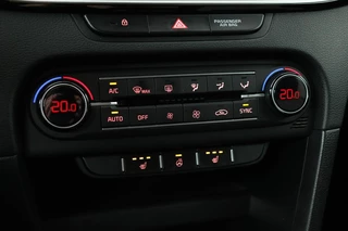 Kia Ceed Kia Ceed 1.0 T-GDi GT-Line | Trekhaak |  Stoel & stuurverwarming | Camera | Carplay | Park Assist | Navigatie | Keyless | Full LED - afbeelding nr 15