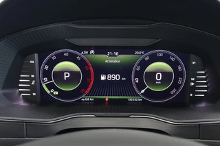 Škoda Superb Škoda Superb Combi 2.0 TDI Business Edition | Panoramadak | ACC | Canton | Camera - afbeelding nr 12