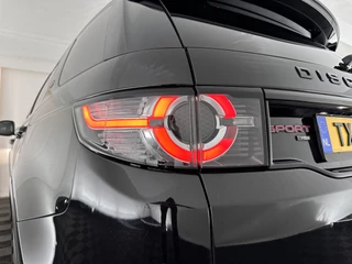 Land Rover Discovery Sport Aut. *PANO | LUXURY-LEATHER | BI-XENON | CAMERA | BLINDSPOT | MEMORY-PACK | NAVI-FULLMAP | MERIDIAN-AUDIO | ECC | PDC | CRUISE | SHIFT-PADDLES | LANE-ASSIST | 20