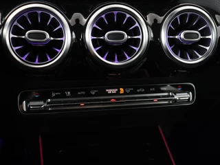 Mercedes-Benz B-Klasse Mercedes-Benz B-klasse 180 Business Solution Luxury | Leder | Trekhaak |  Stoelverwarming | Camera | Navigatie | Full LED | Park Assist | Sfeerverlichting | Widescreen - afbeelding nr 30