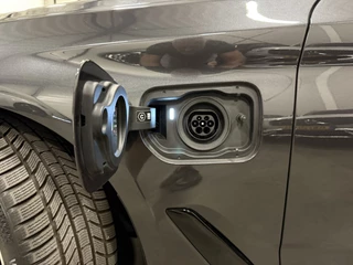 BMW 5 Serie HEAD-UP/LASER/ACC/TREKHAAK/360CAMERA/ALCANTARA/KEYLESS/SHADOW-LINE/DRIVING ASS PRO/SFEER/STUUR+STOELVERWARMING/LIVE COCKPIT/M-AERODYNAMIC/SOPHISTOGRAU/VOLLEDIG BMW DEALER HISTORIE - afbeelding nr 54
