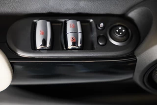MINI Cooper Cabrio Mini Mini Cabrio 1.5 Cooper JCW Pakket / Aut / Navi / Cc / Leder / Digital Cockpit / Sfeerverlichting / Windscherm / Led / Pdc - afbeelding nr 35