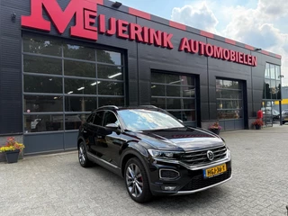 Volkswagen T-Roc 1.5 TSI SPORT BNSR BJ.2019 PANO TREKHAAK