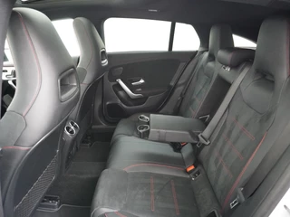 Mercedes-Benz CLA Mercedes-Benz CLA 200 AMG Shooting Brake // Panoramadak // Memory // Keyless // Carplay // Nightpakket // MultiBeam - afbeelding nr 15