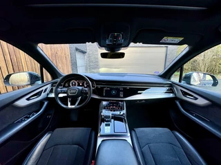 Audi Q7 Audi Q7 55 TFSI e quattro Pro Line S | Panoramadak | Camera rondomzicht | LED verlichting | Keyless pakket | Leer/alcantara bekleding | Voorstoelen verwarmd | 22 inch SQ7 velgen | Getint glas | Dodehoekdetectie - afbeelding nr 3