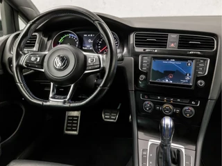 Volkswagen Golf Volkswagen Golf 1.4 TSI GTE Sport 204Pk Automaat (APPLE CARPLAY, NAVIGATIE, CLIMATE, LEDEREN SPORTSTOELEN, PARKEERSENSOREN, GETINT GLAS, CRUISE, NIEUWE APK, NIEUWSTAAT) - afbeelding nr 7