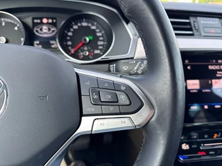 Volkswagen Passat Volkswagen Passat Variant 2.0 TDI DSG R-LINE CAMERA/NAVI/ACC/E-KLEP/CARPLAY/STOELVERW - afbeelding nr 18